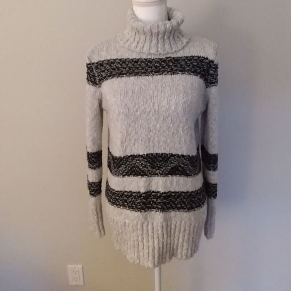 Universal Threads Grey Bulkie Turtleneck Sweater with Black Stripes - Picture 12 of 12